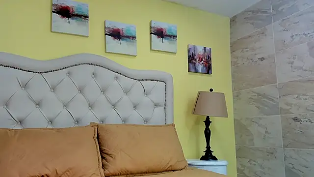 Snapshot of molly_madisson_ chatting on 12-04-25, 05:43 molly madisson online show from 12-04-25, 05:43