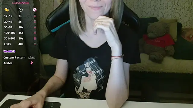   Katherine    online show from 11-23-25, 05:02