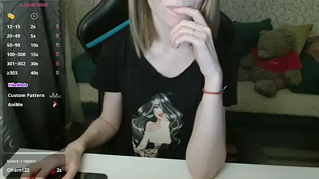   Katherine    online show from 12-16-25, 04:01