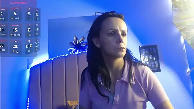 Snapshot of Juliana__lx chatting on 12-15-25, 01:15 Juliana lx online show from 12-15-25, 01:15