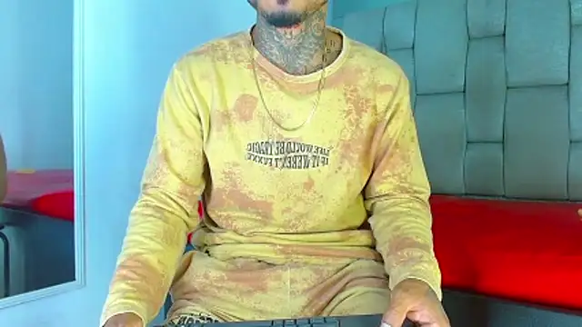 Snapshot of Hot_Latino_x chatting on 03-27-26, 12:38 Hot Latino x online show from 03-27-26, 12:38