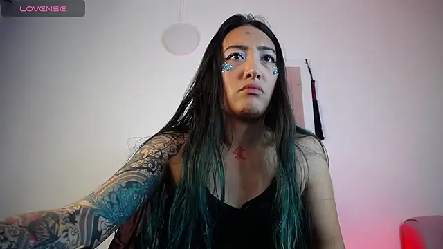 LunaAponte online show from 02-04-26, 03:01