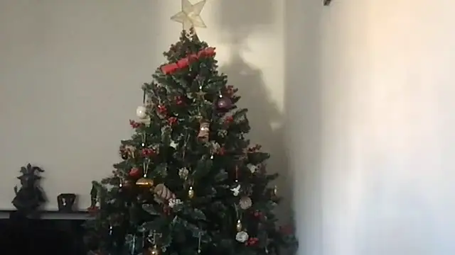 Snapshot of LittlemissjuicyJ chatting on 12-02-25, 12:43 LittlemissjuicyJ online show from 12-02-25, 12:43