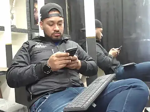 Liam hairy online show from 12-04-25, 03:16