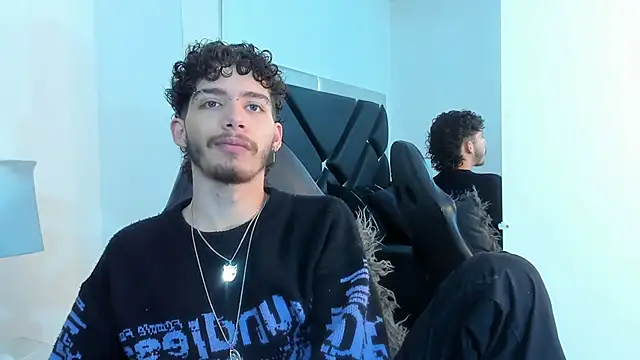 Snapshot of JojoBraando chatting on 11-28-25, 10:45 JojoBraando online show from 11-28-25, 10:45