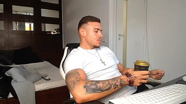 Snapshot of ElijahThorne chatting on 02-04-26, 09:48 ElijahThorne online show from 02-04-26, 09:48