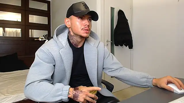 Snapshot of ElijahThorne chatting on 02-05-26, 06:40 ElijahThorne online show from 02-05-26, 06:40