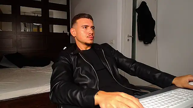 Snapshot of ElijahThorne chatting on 02-13-26, 05:58 ElijahThorne online show from 02-13-26, 05:58