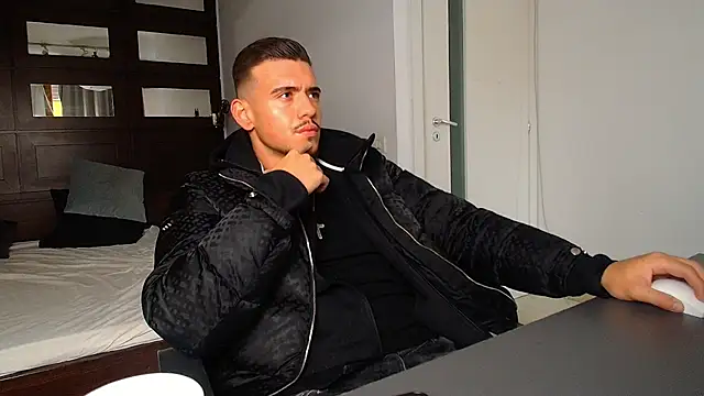 Snapshot of ElijahThorne chatting on 02-24-26, 06:33 ElijahThorne online show from 02-24-26, 06:33