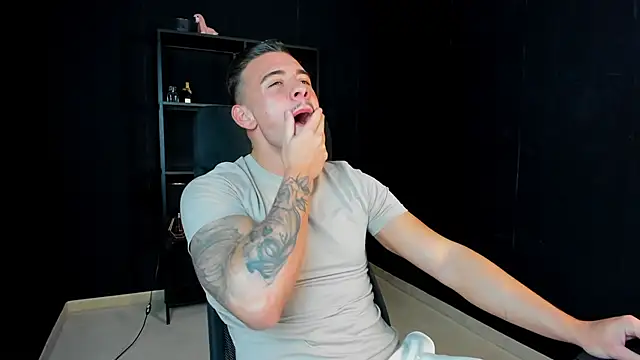 ElijahThorne online show from 04-15-26, 06:42