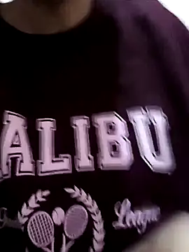 Snapshot of rimanoxe chatting on 11-20-25, 05:56 rimanoxe online show from 11-20-25, 05:56