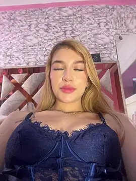 valeryfox   online show from 11-28-25, 11:57