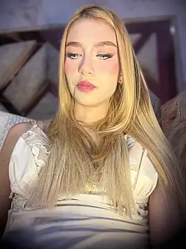 valeryfox   online show from 03-13-26, 11:11