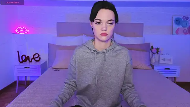 Camila 777  online show from 12-14-25, 10:58