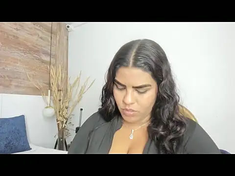 Snapshot of lathiffa chatting on 12-15-25, 10:47 lathiffa online show from 12-15-25, 10:47