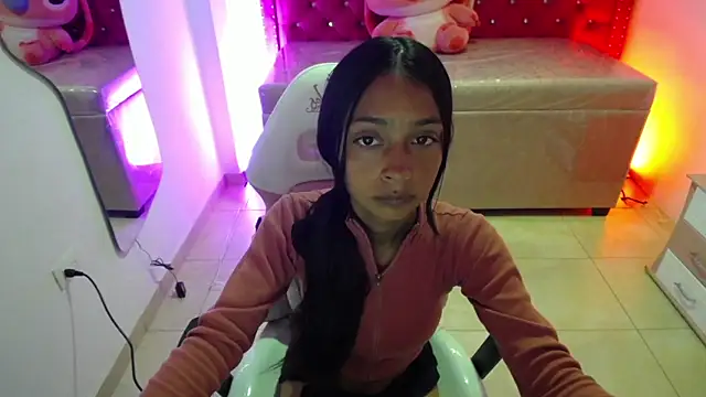 Snapshot of Aylanny_m chatting on 12-02-25, 02:56 Aylanny m online show from 12-02-25, 02:56