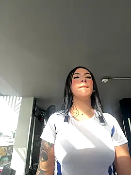 Snapshot of Elizabeth_Martinez11 chatting on 11-26-25, 08:54 Elizabeth Martinez11 online show from 11-26-25, 08:54