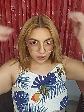 Snapshot of mila_curvy chatting on 01-16-26, 05:11 mila curvy online show from 01-16-26, 05:11