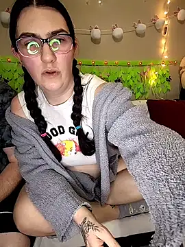 LaylaLucis online show from 04-10-26, 03:45