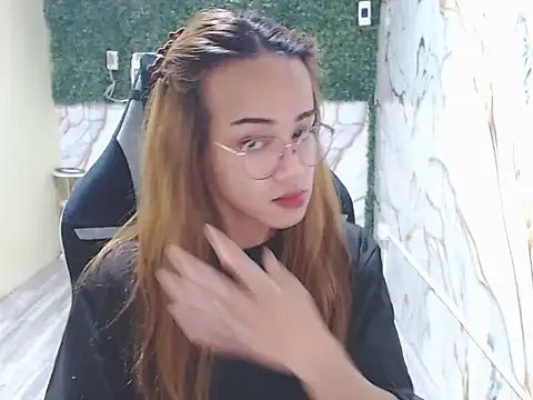 Snapshot of imadriana12 chatting on 11-24-25, 08:36 imadriana12 online show from 11-24-25, 08:36