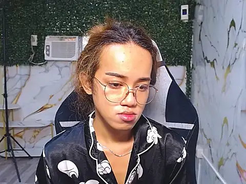 Snapshot of imadriana12 chatting on 11-27-25, 06:26 imadriana12 online show from 11-27-25, 06:26