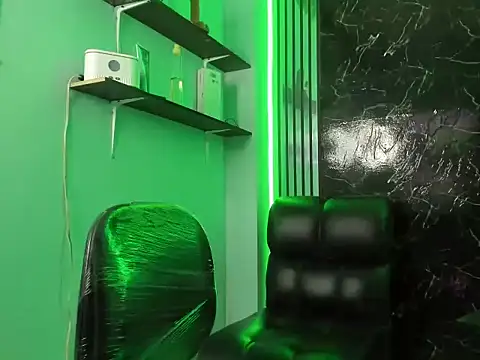 Snapshot of Chantal_sex22 chatting on 11-30-25, 10:58 Chantal sex22 online show from 11-30-25, 10:58