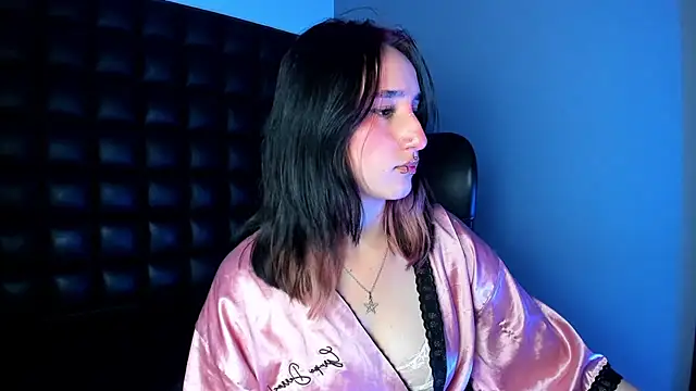 CharlotteStuart online show from 04-30-26, 03:24