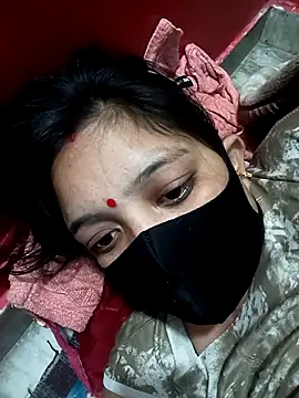 Snapshot of Priya_089 chatting on 12-05-25, 05:09 Priya 089 online show from 12-05-25, 05:09