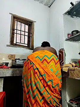 Snapshot of Desicouple1706 chatting on 01-07-26, 12:57 Desicouple1706 online show from 01-07-26, 12:57