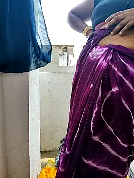 Snapshot of Desicouple1706 chatting on 02-24-26, 05:38 Desicouple1706 online show from 02-24-26, 05:38