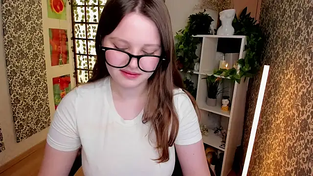 Snapshot of Lana_Moon__ chatting on 11-22-25, 08:24 Lana Moon online show from 11-22-25, 08:24