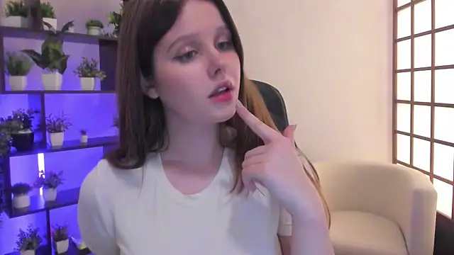 Snapshot of Lana_Moon__ chatting on 11-25-25, 09:42 Lana Moon online show from 11-25-25, 09:42