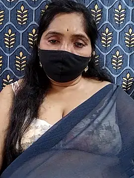 Snapshot of Soni-queen chatting on 11-22-25, 07:13 Soni-queen online show from 11-22-25, 07:13