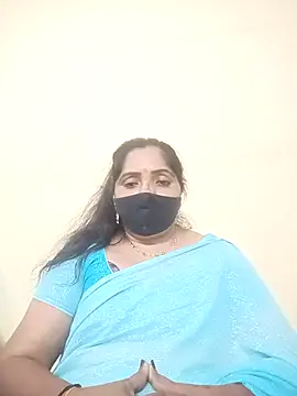 Snapshot of Soni-queen chatting on 12-01-25, 05:29 Soni-queen online show from 12-01-25, 05:29