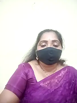 Snapshot of Soni-queen chatting on 12-02-25, 05:57 Soni-queen online show from 12-02-25, 05:57