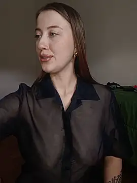 Snapshot of Susiee_Redd chatting on 05-14-26, 10:33 Susiee Redd online show from 05-14-26, 10:33