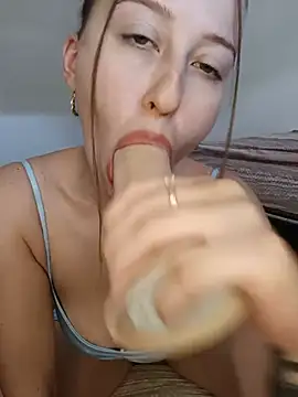 Snapshot of Susiee_Redd chatting on 05-27-26, 10:23 Susiee Redd online show from 05-27-26, 10:23