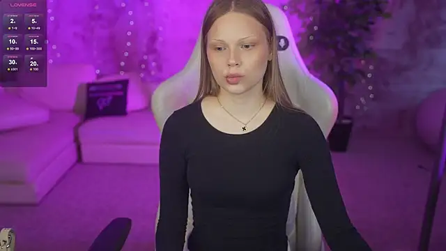 Charlotte Dreams online show from 07-12-26, 02:52