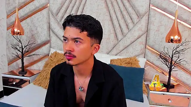 Snapshot of NicolaiKarav chatting on 11-28-25, 11:02 NicolaiKarav online show from 11-28-25, 11:02