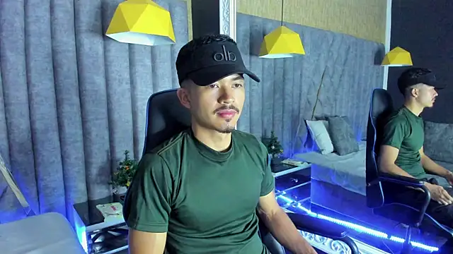 Snapshot of NicolaiKarav chatting on 12-14-25, 12:43 NicolaiKarav online show from 12-14-25, 12:43