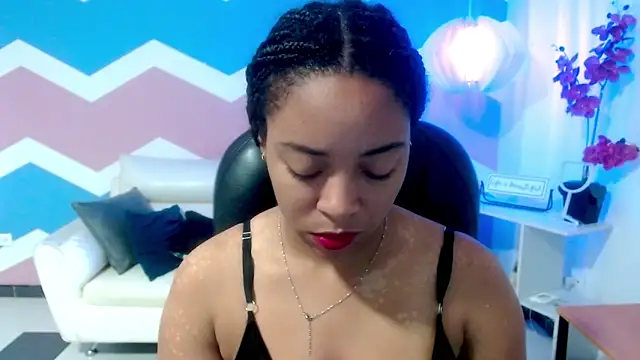 Snapshot of cataleya_eebony chatting on 11-30-25, 11:14 cataleya eebony online show from 11-30-25, 11:14