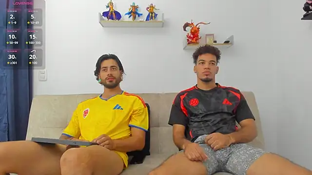 heteros curious online show from 06-25-26, 12:21