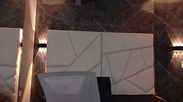 Snapshot of mia_violet8 chatting on 11-25-25, 12:21 mia violet8 online show from 11-25-25, 12:21