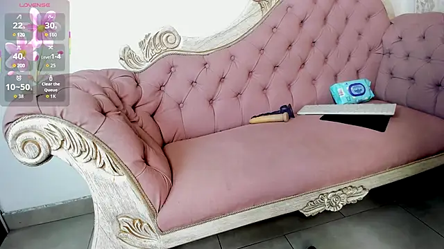 Snapshot of Mysterius_Woman chatting on 12-15-25, 12:53 Mysterius Woman online show from 12-15-25, 12:53