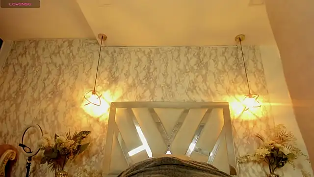 Snapshot of Mysterius_Woman chatting on 06-14-26, 11:01 Mysterius Woman online show from 06-14-26, 11:01