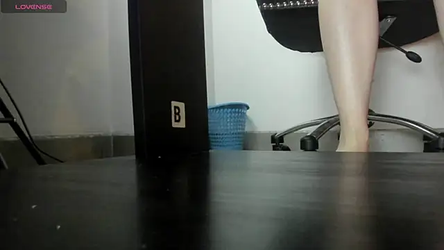 Snapshot of Mysterius_Woman chatting on 07-11-26, 11:13 Mysterius Woman online show from 07-11-26, 11:13