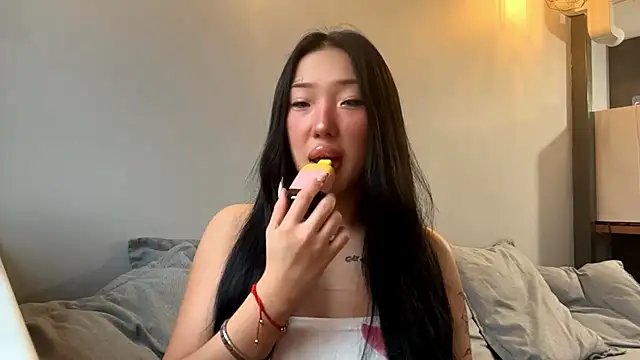 EIeniVanwart online show from 11-26-25, 07:42