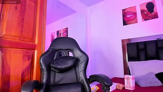 ValeryTs1 online show from 04-15-26, 06:37