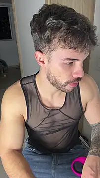 Valenthino Salvatore online show from 11-30-25, 03:43