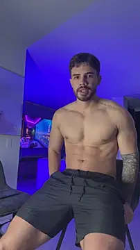 Valenthino Salvatore online show from 12-15-25, 04:06